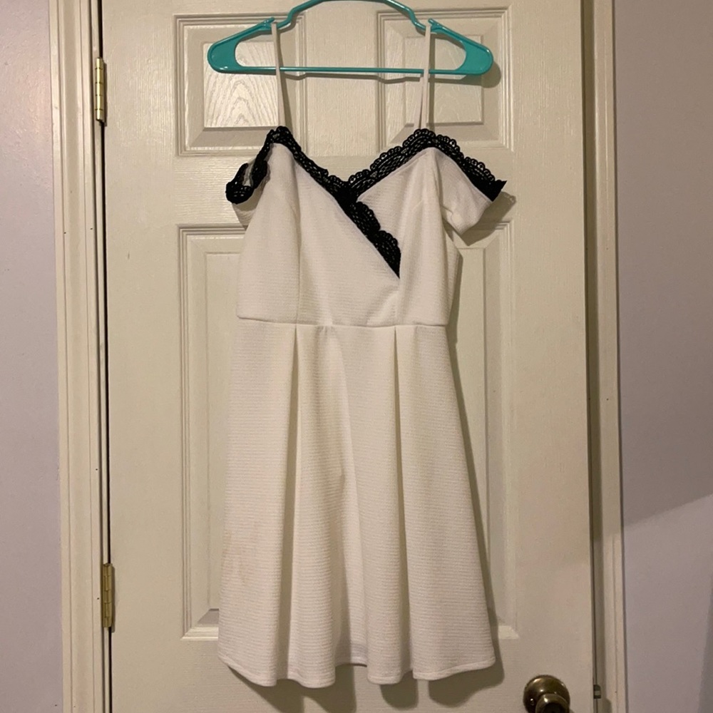 Love J, Short white dress